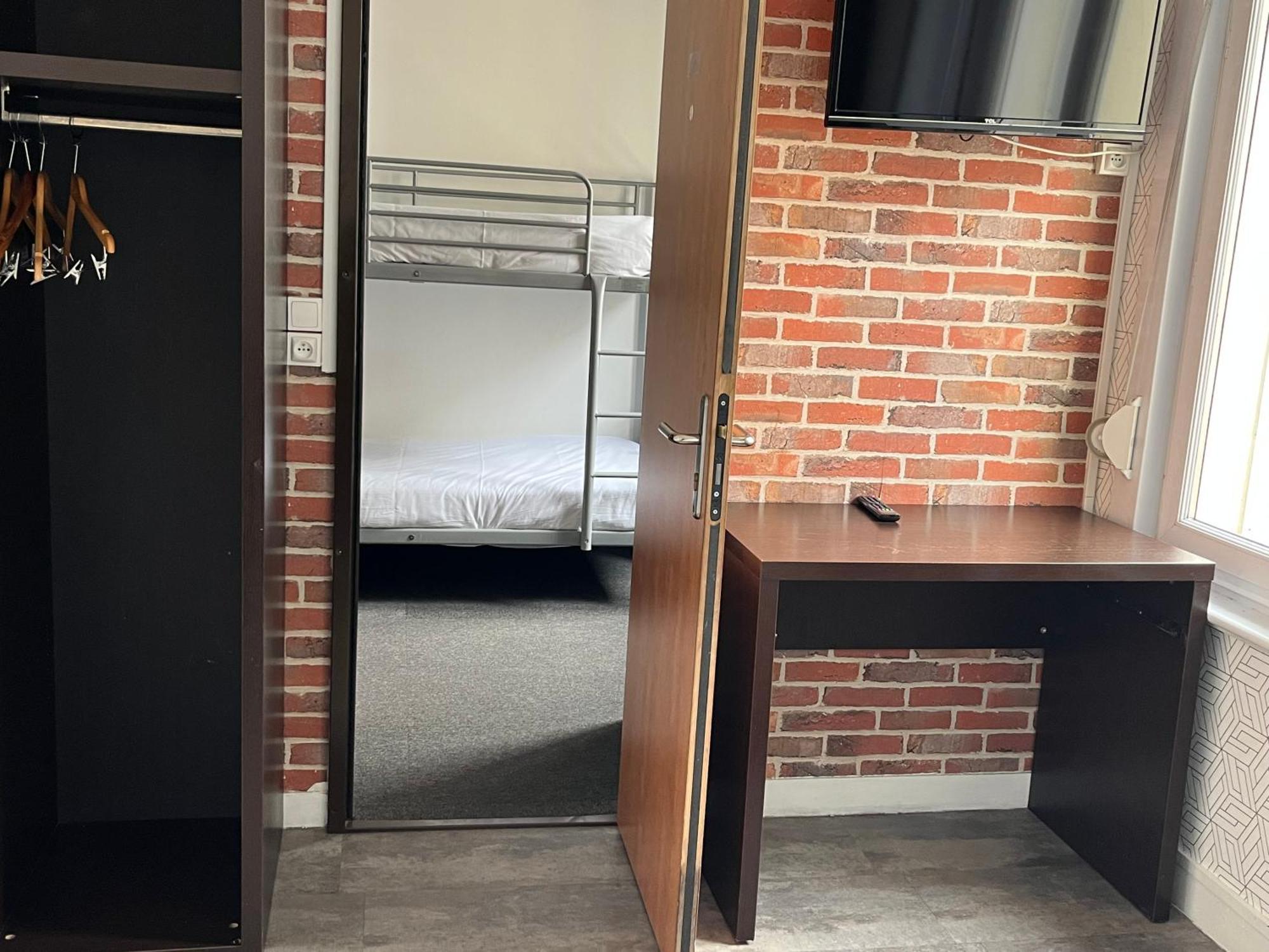 Au Spatial Hotel